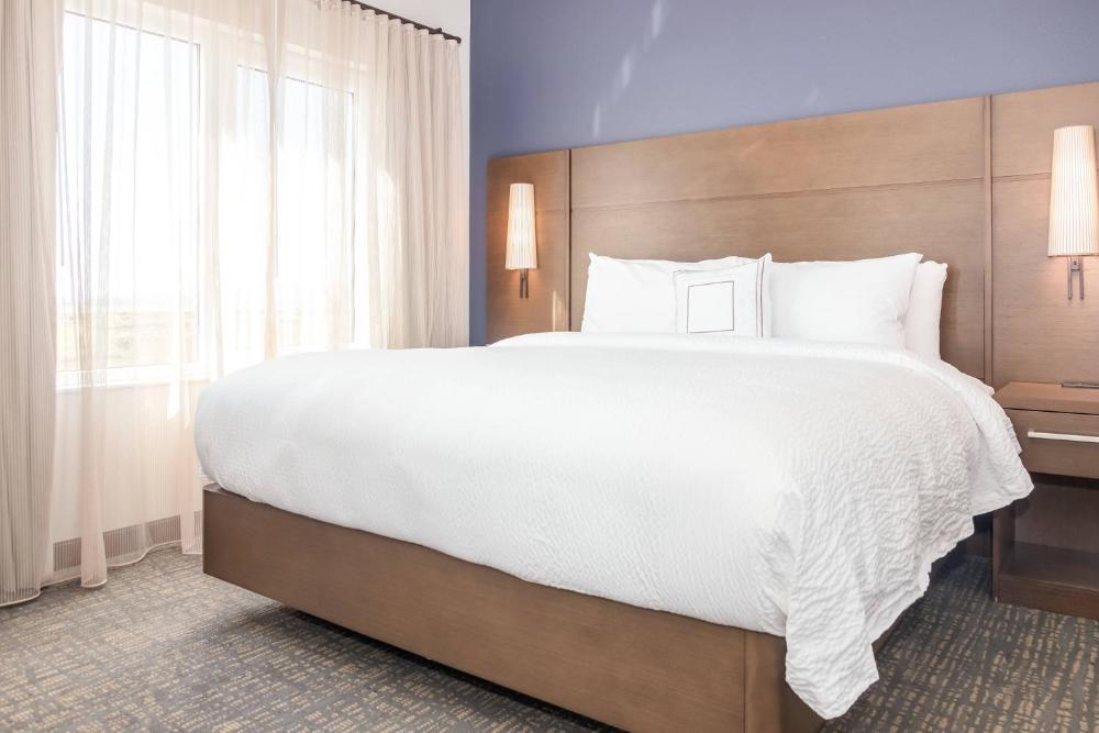 One-Bedroom Suite with King Bed interior
